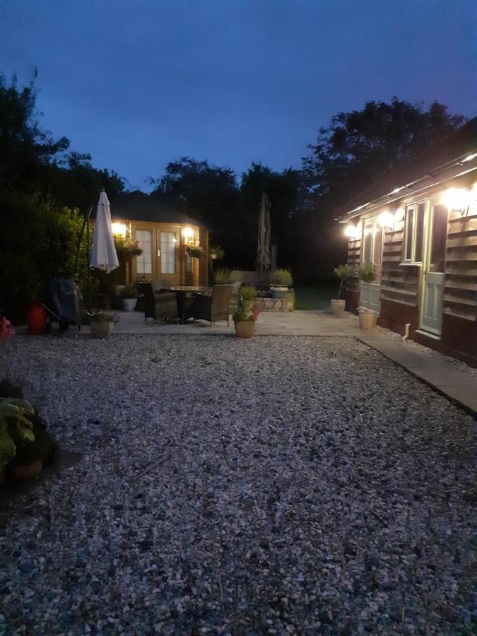 The Cobblers Bed And Breakfast Bishampton Eksteriør billede